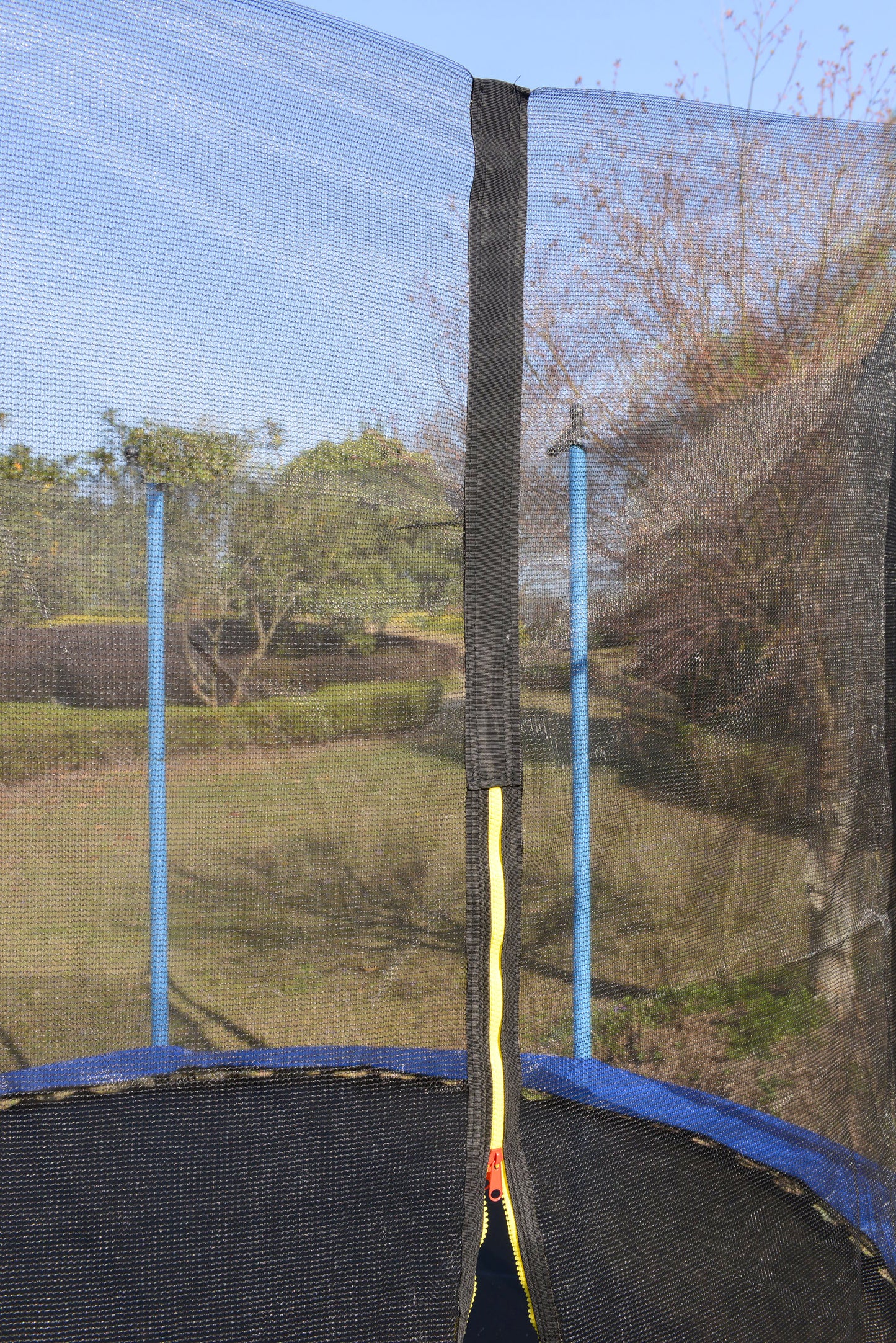 14 FT TRAMPOLINE OUTSIDE SAFETY NET WITH BASKETBALL HOOP