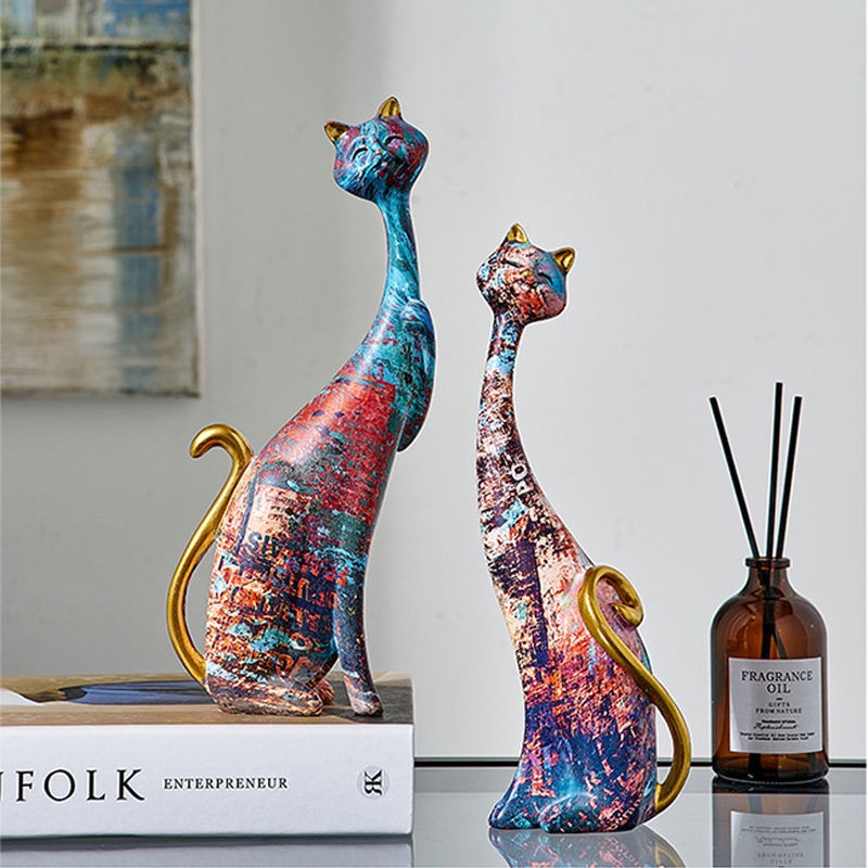 1Pcs European style oil painting couple cat animal ornaments, living room TV cabinet, foyer wine cabinet decoration, resin crafts